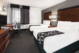 La Quinta Inn & Suites by Wyndham San Antonio Riverwalk