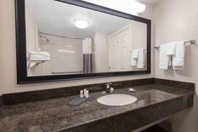 La Quinta Inn & Suites by Wyndham San Antonio Riverwalk