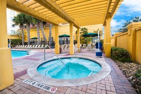 La Quinta Inn & Suites by Wyndham San Antonio Riverwalk