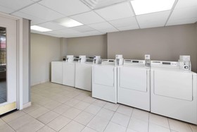La Quinta Inn & Suites by Wyndham San Antonio Riverwalk