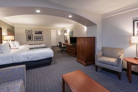 La Quinta Inn & Suites by Wyndham San Antonio Riverwalk