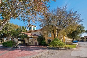 La Quinta Inn San Antonio I-35 N at Rittiman Road