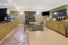 La Quinta Inn San Antonio I-35 N at Rittiman Road