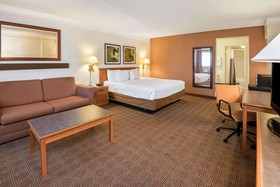 La Quinta Inn by Wyndham San Antonio Market Square