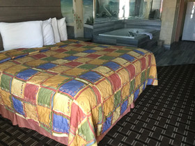 Luxury Inn & Suites Seaworld