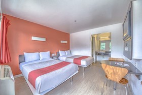 Motel 6 San Antonio - Fiesta
