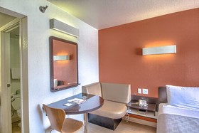 Motel 6 San Antonio - Fiesta