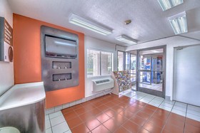 Motel 6 San Antonio - Fiesta