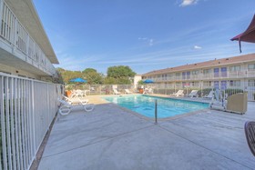 Motel 6 San Antonio - Fiesta