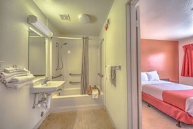Motel 6 San Antonio - Fiesta