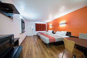 Motel 6 San Antonio - Fiesta Trails