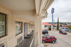 Motel 6 San Antonio - Fiesta Trails