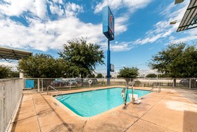 Motel 6 San Antonio South