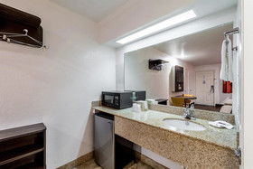 Motel 6 San Antonio - Splashtown
