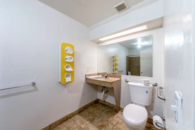 Motel 6 San Antonio - Splashtown