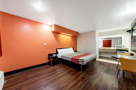 Motel 6 San Antonio - Splashtown