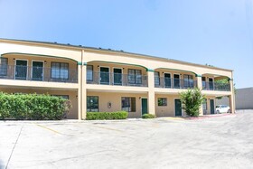 OYO Inn & Suites - Medical Center