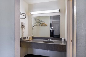 OYO Inn & Suites - Medical Center