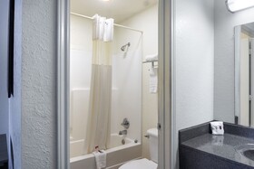 OYO Inn & Suites - Medical Center