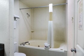 OYO Inn & Suites - Medical Center