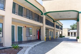 OYO Inn & Suites - Medical Center