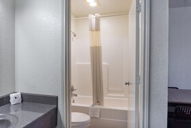 OYO Inn & Suites - Medical Center