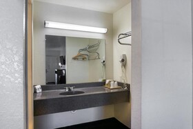 OYO Inn & Suites - Medical Center