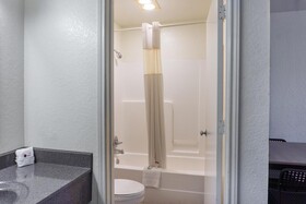 OYO Inn & Suites - Medical Center