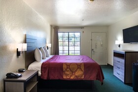 OYO Inn & Suites - Medical Center
