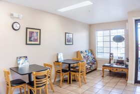 OYO Inn & Suites - Medical Center
