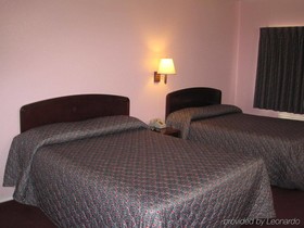 Pinn Road Inn and Suites