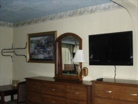 Raintree Inn & Suites