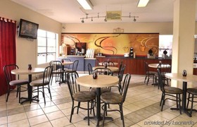 HomeTowne Studios by Red Roof in San Antonio E Frost Bank Center
