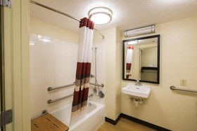Red Roof Inn San Antonio - Seaworld/ Northwest
