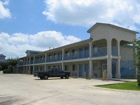 Atria Inn & Suites