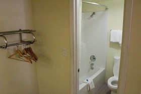 HillView Inn