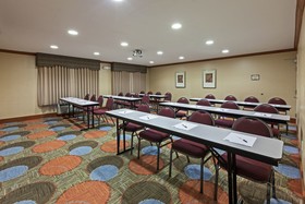 Staybridge Suites Nw Near Six Flags Fiesta