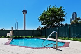 Staybridge Suites San Antonio Downtown Convention Center