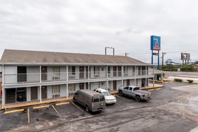Studio 6 San Antonio, TX - Fort Sam Houston Area