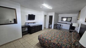 Super 7 Inn By OYO San Antonio NW Medical Center