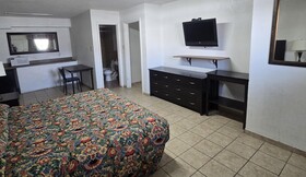 Super 7 Inn By OYO San Antonio NW Medical Center