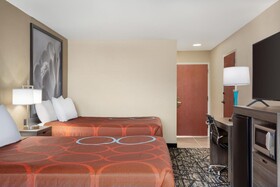 Super 8 by Wyndham San Antonio Airport North