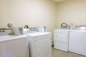 Super 8 by Wyndham San Antonio Airport North
