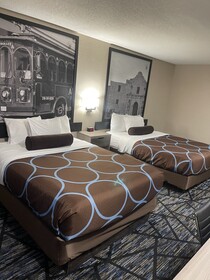 Super 8 by Wyndham San Antonio Downtown Northeast
