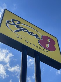 Super 8 by Wyndham San Antonio Downtown Northeast