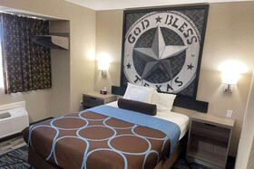 Super 8 by Wyndham San Antonio Downtown Northeast