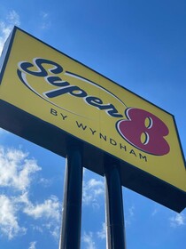 Super 8 by Wyndham San Antonio Downtown Northeast