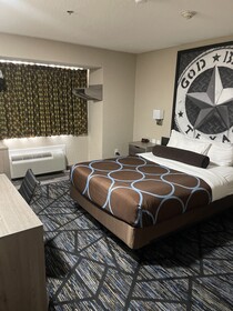 Super 8 by Wyndham San Antonio Downtown Northeast