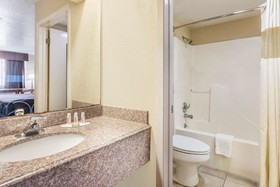 Super 8 by Wyndham San Antonio at I-10