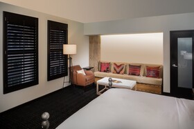 Hotel Valencia Riverwalk